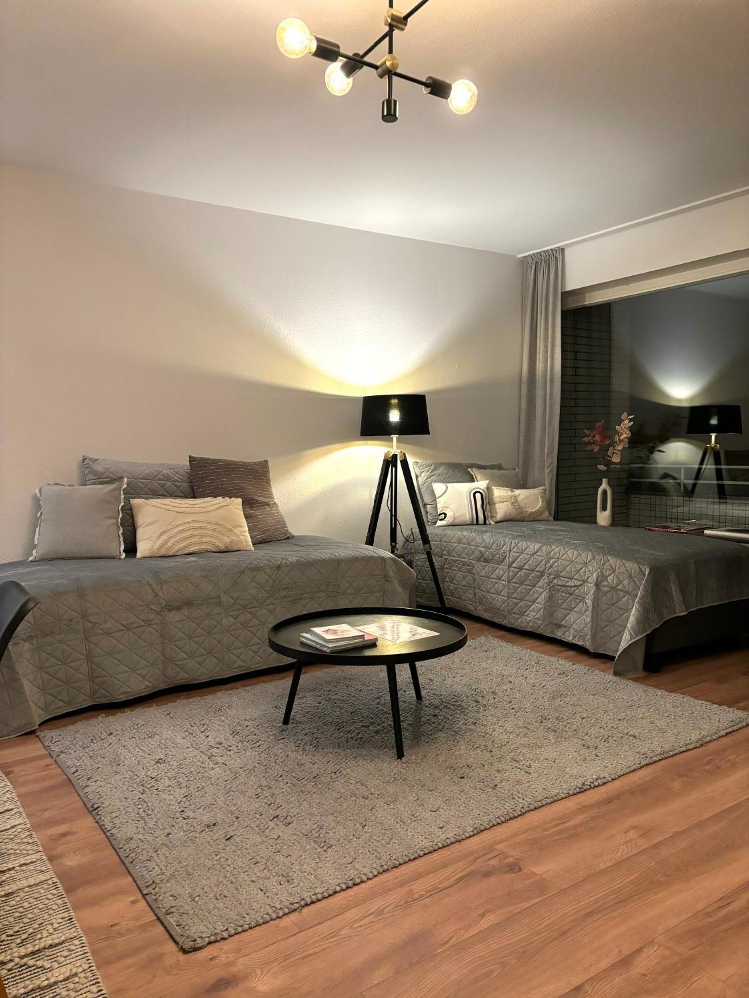 Apartment Mit Balkon - Netflix - Nahe Messe Duesseldorf クレーフェルト エクステリア 写真